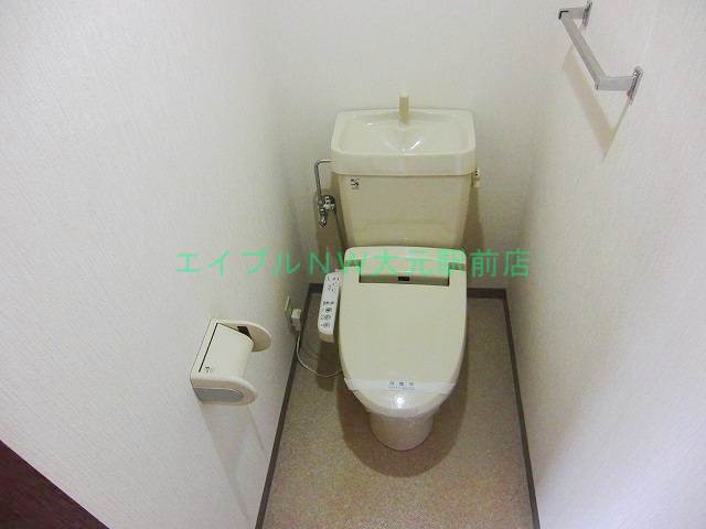 Toilet. Uzoshuretto