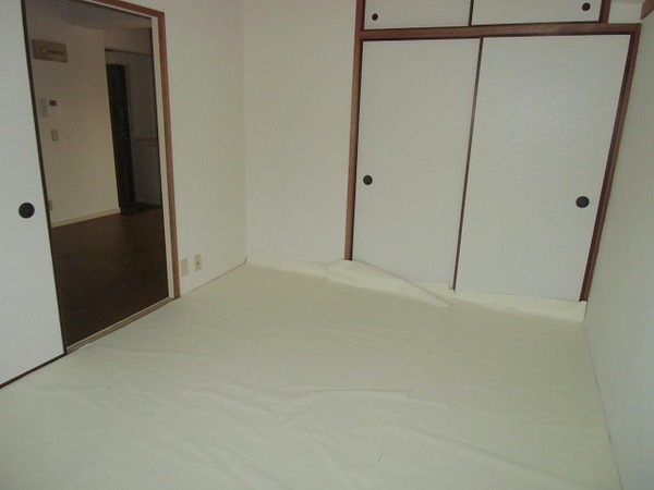 Living and room. Has been re-covering also tatami ☆