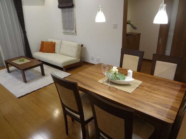 Living. 16 Pledge of south-facing LDK Furniture is also set! Indoor (11 May 2013) Shooting