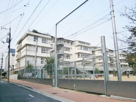 Primary school. 534m to Okayama Tachioka Mountain Central Elementary School (elementary school)