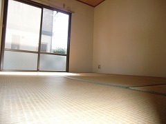 Other room space. The living room is there is a Western and Japanese-style!