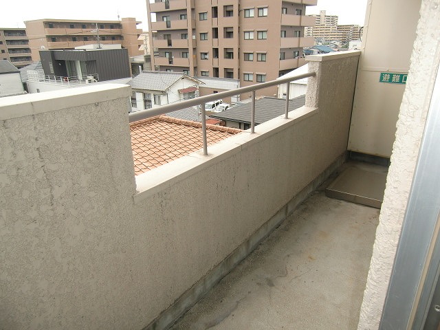 Balcony. In a large living, Happy to washing ☆
