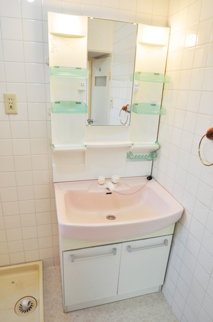 Washroom. Wash basin! Hand-wash ・ Gargle is important cold prevention