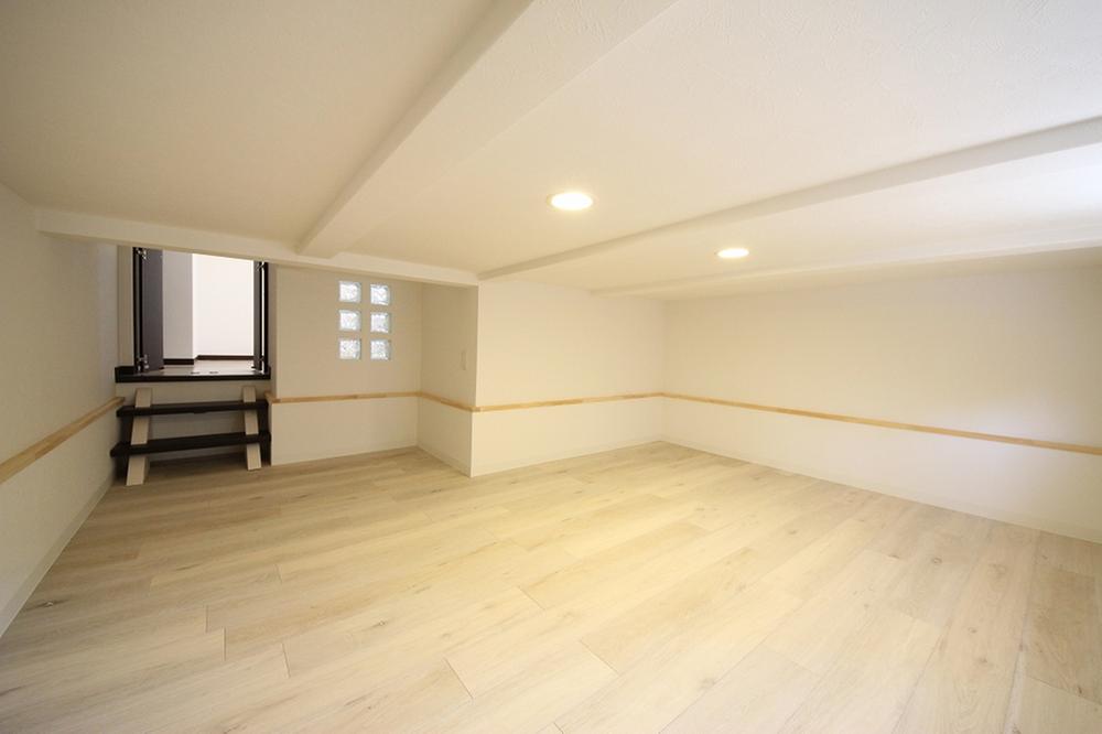 Other. It is under the living room large storage of 7 tatami