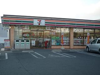 Convenience store. Seven-Eleven Okayama Shashi store up (convenience store) 322m