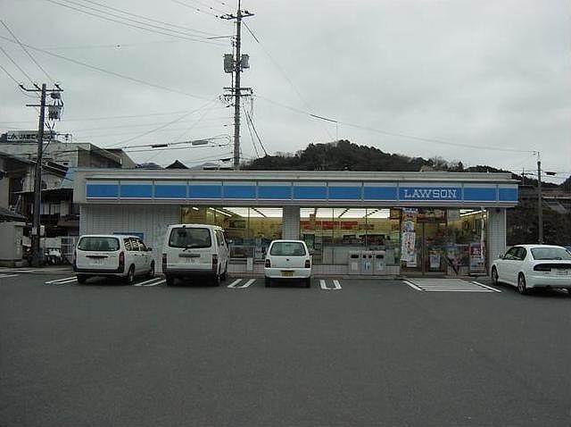 Convenience store. 15m until Lawson Okayama Shimonakano store (convenience store)