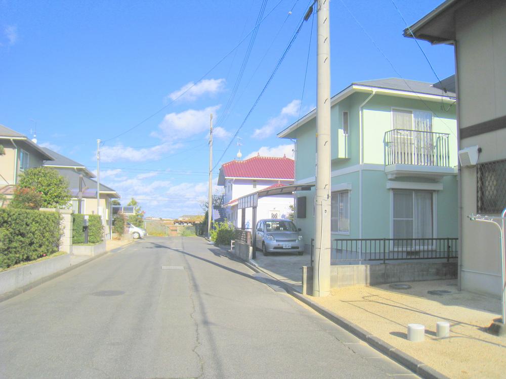Local photos, including front road. West road