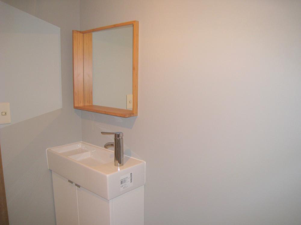 Toilet. Convenient hand washing