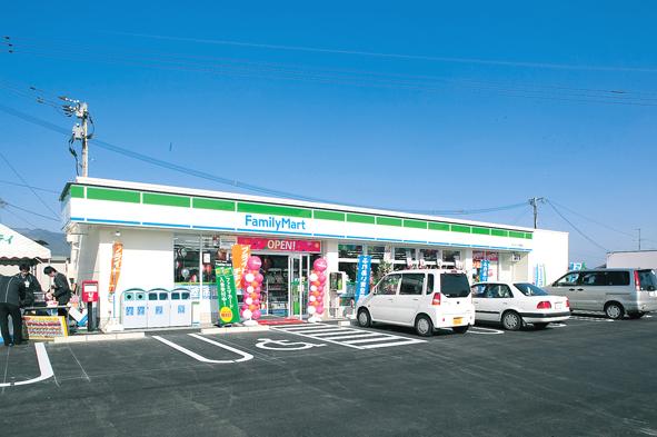 Convenience store. 624m to FamilyMart Chikkoshin the town store (convenience store)