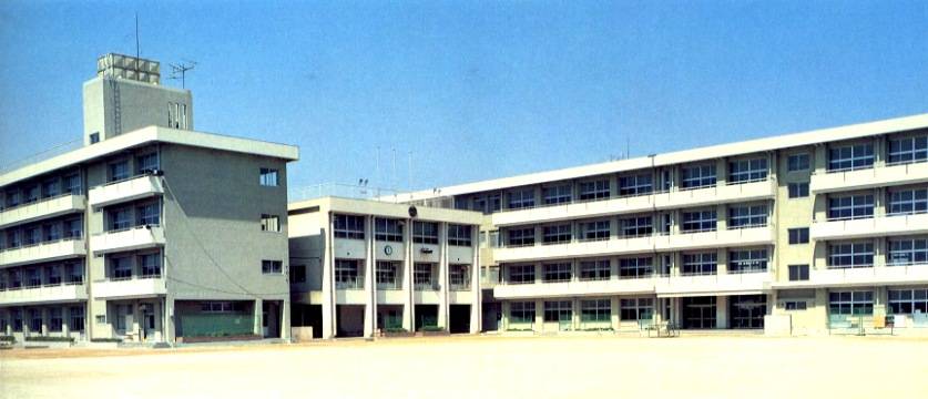 Primary school. 1001m to Okayama Hosen elementary school (elementary school)