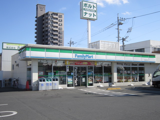 Convenience store. FamilyMart Okayama Aoe 6-chome store up (convenience store) 720m