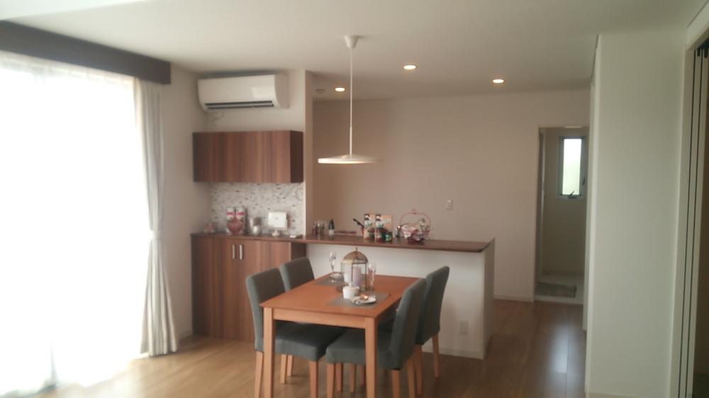 Living. Anyway, bright living room with large sash.