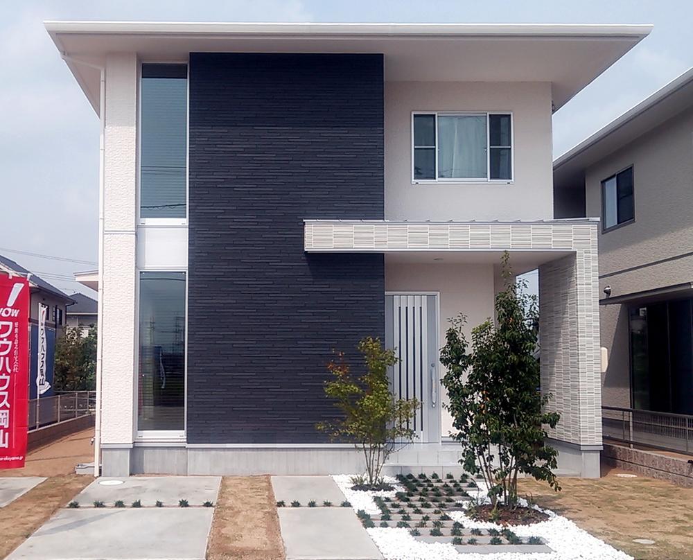 Local appearance photo. Storage is plentiful model house complete! All rooms are proof ・ curtain, Furniture (Living Room Sofa ・ Dining set), Air conditioning (2 units), Exterior construction etc. ・  ・ I yield as it is in all.