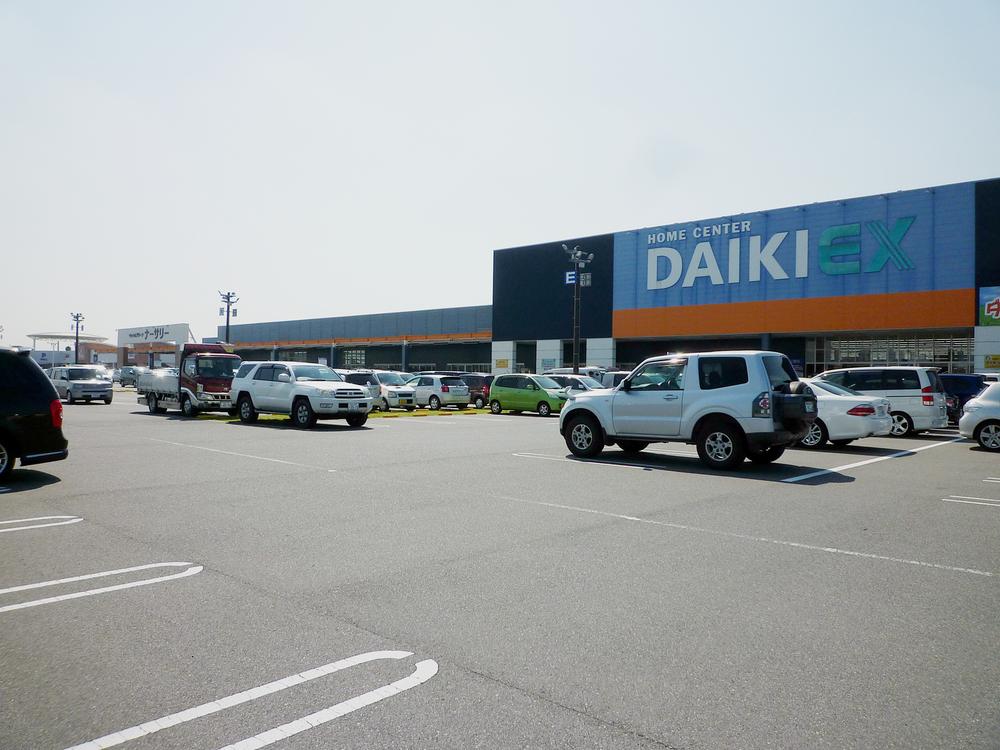 Other local. Local (August 2013) Shooting Daiki is the land of the opposite across the southeast side road of the parking lot DX.