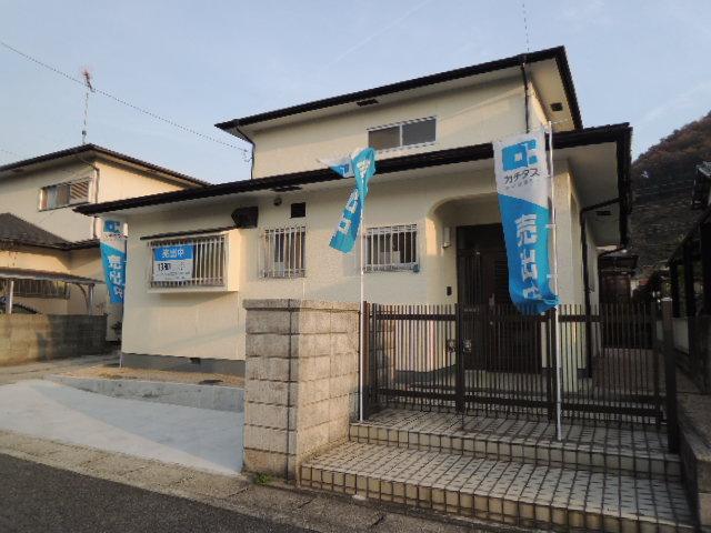 Local appearance photo. outer wall ・ Already Roof Coatings. It was parking space expansion. 