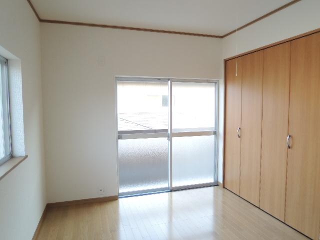 Non-living room. Japanese-style room → Western-style.