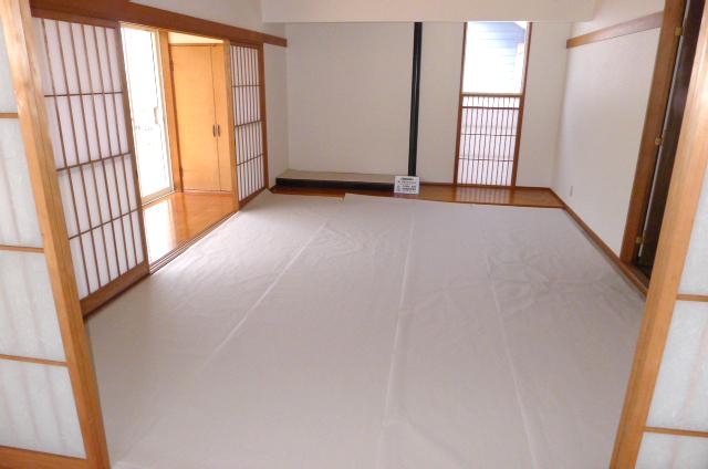 Non-living room. First floor Japanese-style room about 10 quires