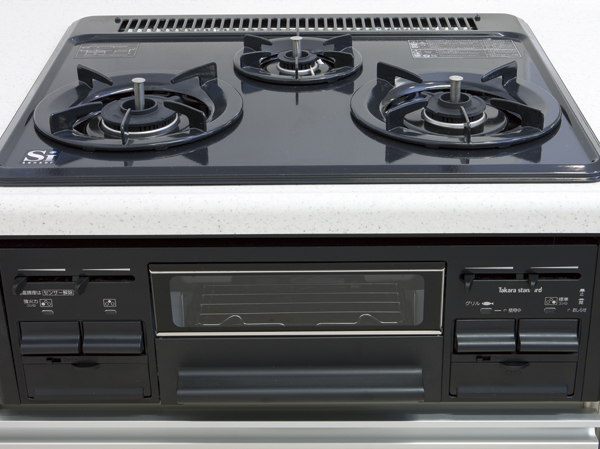 Kitchen.  [Enamel top stove] Si sensor stove that in all your easy-care three burner provided with a sensor. The heating function of preventing other variety of safety equipment comes standard equipped.