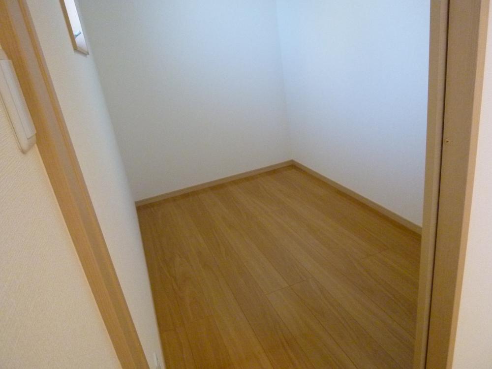 Receipt. Space sufficient closet