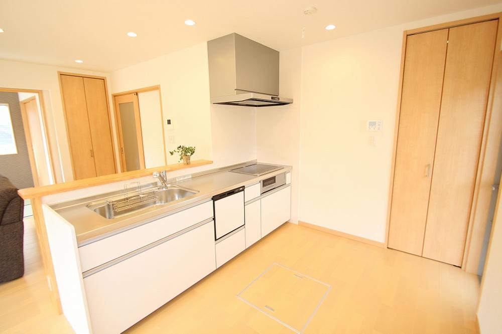 Kitchen. Indoor (September 2013) Shooting