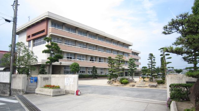 Primary school. Municipal Hirafuku 600m up to elementary school (elementary school)