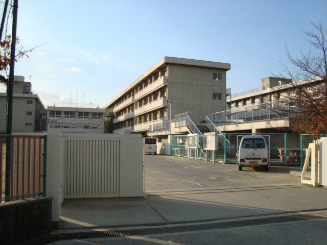 Primary school. 1001m to Okayama Hosen elementary school (elementary school)