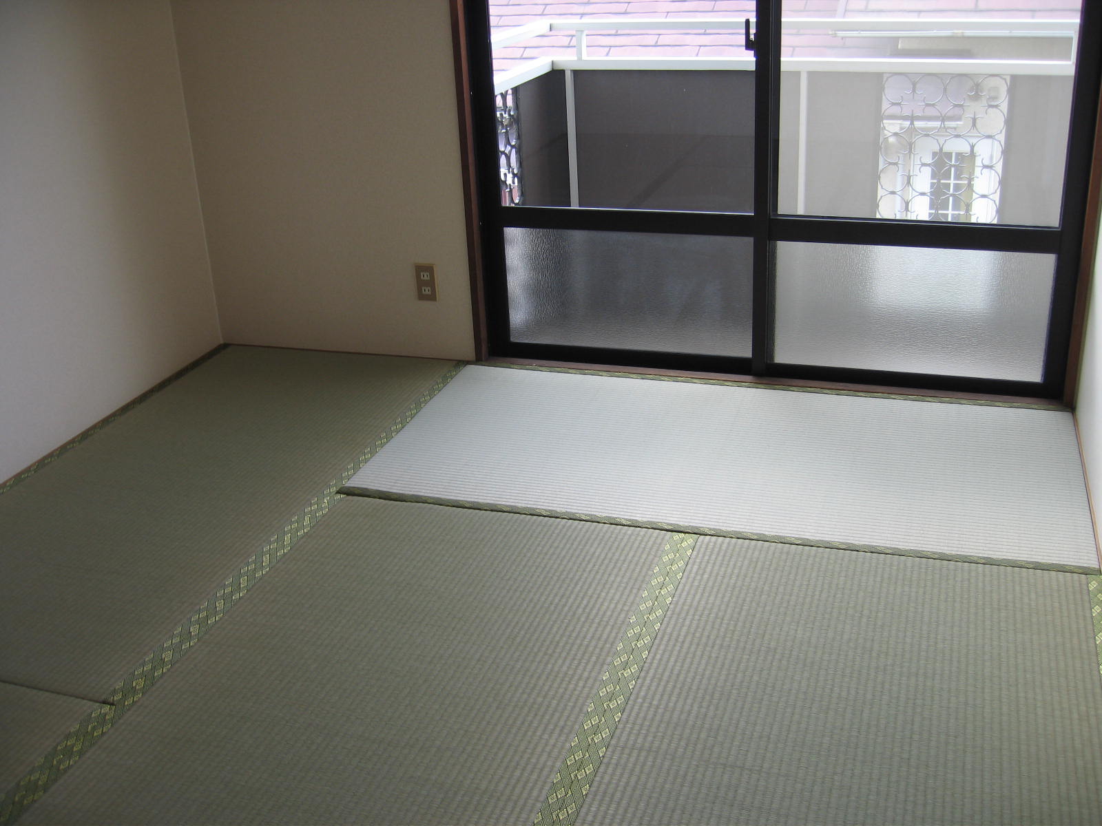 Living and room. Japanese-style is also one room