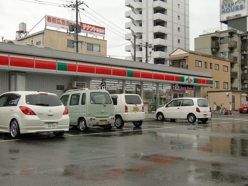Convenience store. Thanks Okayama Shinpuku store up (convenience store) 473m