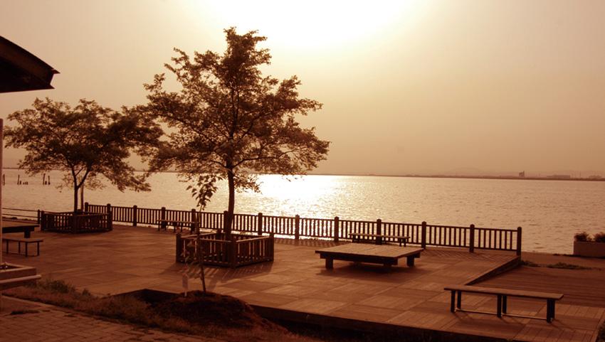 View photos from the local. Waterfront park