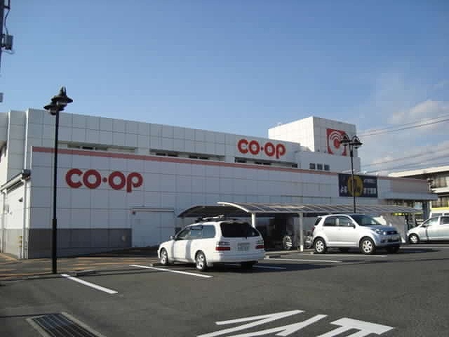 Supermarket. 1217m to Cope Tai Fook (super)