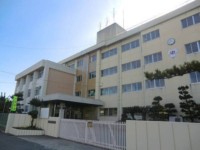 Junior high school. 380m to Okayama Yoshida junior high school (junior high school)