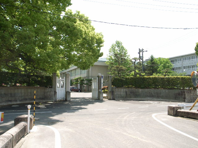 high school ・ College. Okayama Prefectural Okayama Asahi High School (High School ・ NCT) to 1775m