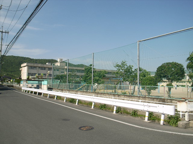 Primary school. 957m to Okayama Takashima elementary school (elementary school)