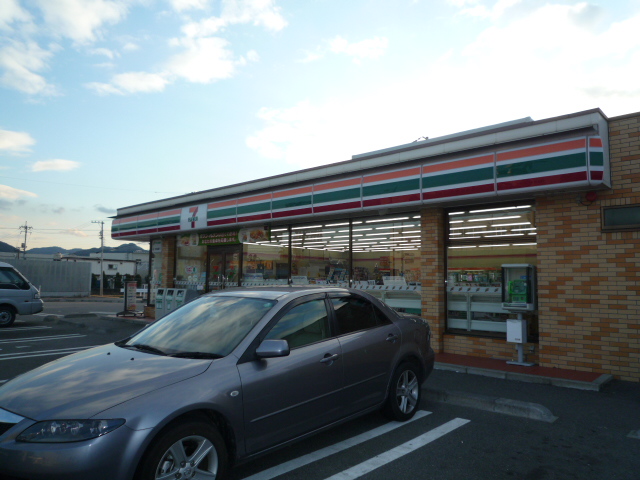 Convenience store. Seven-Eleven Okayama Fujisaki store up (convenience store) 521m