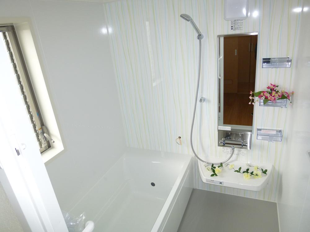 Bathroom. Little stylish bathroom that contains walls of refreshing line ☆