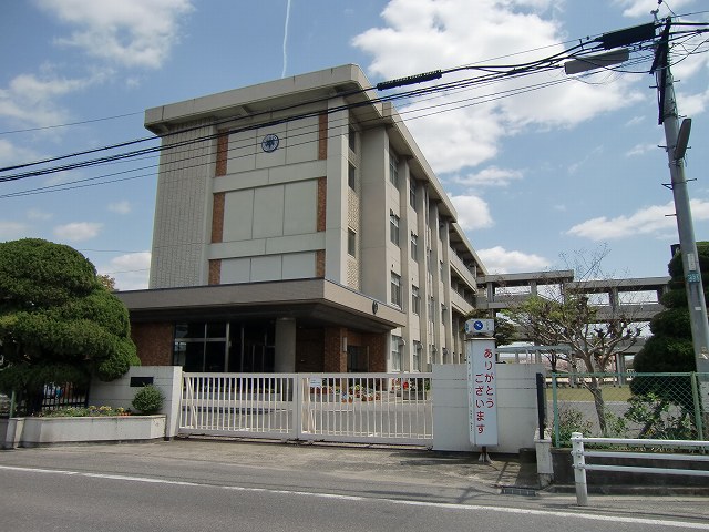 Primary school. 651m to Okayama City Hirai elementary school (elementary school)