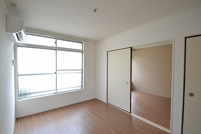 Other room space. All Western-style in this your rent! It's not Japanese-style room!