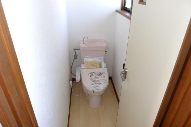 Toilet. Second floor toilet