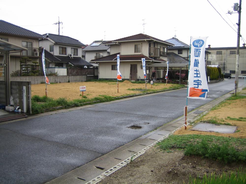 Local photos, including front road. A ・ Shooting B No. land from the southwest