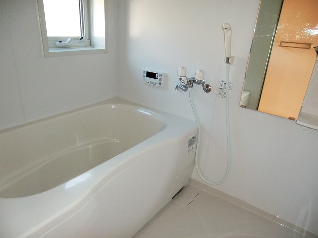 Bath. The same type, It is similar to Listing.