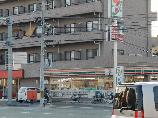 Convenience store. Seven-Eleven Okayama Miyoshi store up (convenience store) 458m