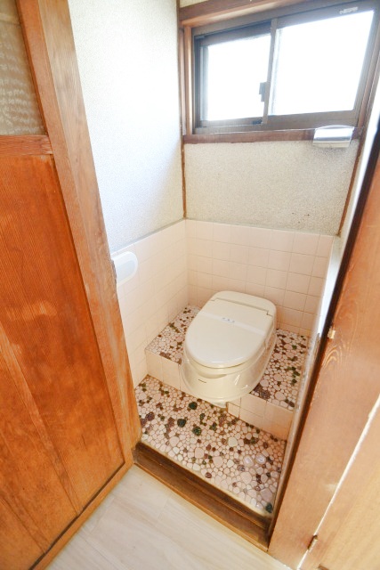 Toilet. In this your rent! bus ・ Restroom! What a nice Nante!