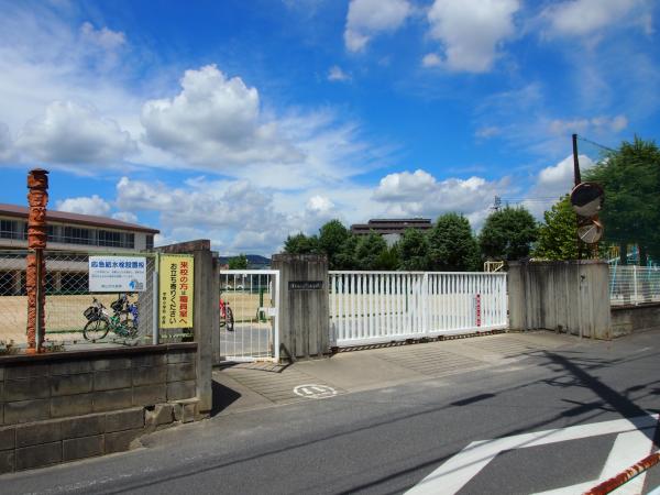 Primary school. 902m to Okayama City Uno Elementary School (elementary school)