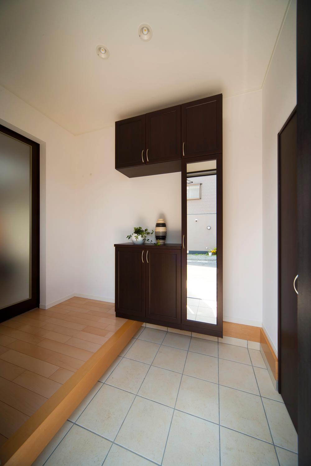 Entrance. Is the entrance with storage to be greeted by the always pleasant family.