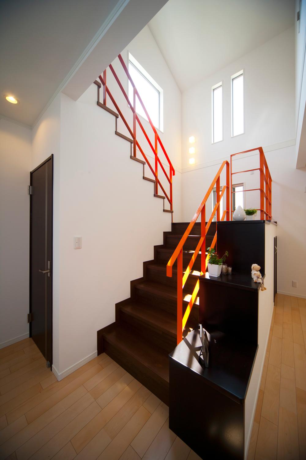 Other introspection. Stylish staircase landing is with PC corner.