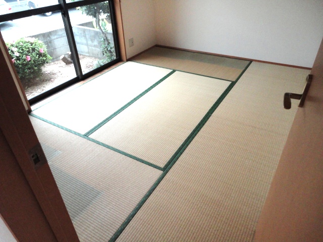 Other room space. It also offers relaxing Japanese-style room