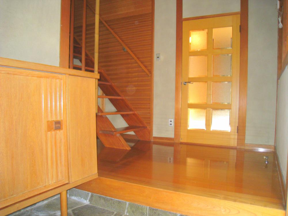 Entrance. Wide entrance hall