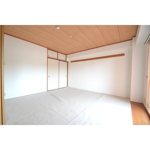 Other room space. Goo Goo nap also OK in the Japanese-style room