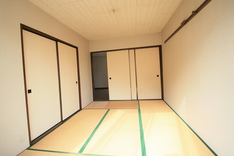 Other room space. Japanese-style, Even a closet there is housed ◎