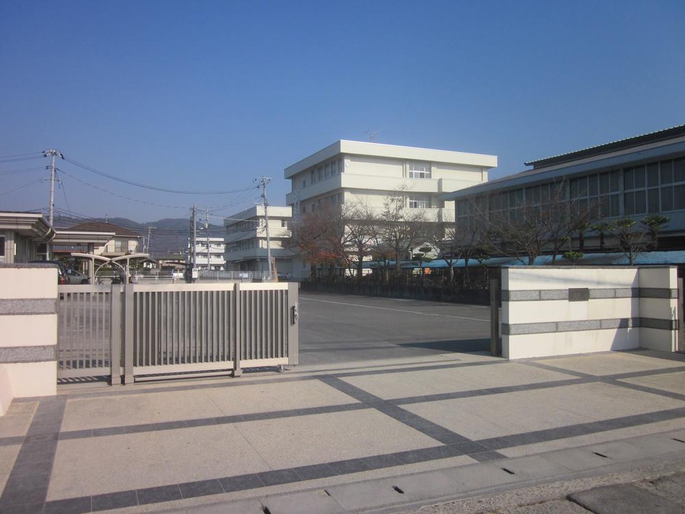 Junior high school. 1131m to Okayama City RyuMisao junior high school